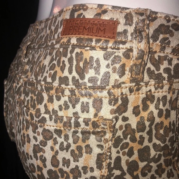 Leopard Shine Jeans - Picture 6 of 8